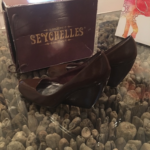 Seychelles Shoes - Seychelles - Stroke of Genius wedges. *Fits a 10.5